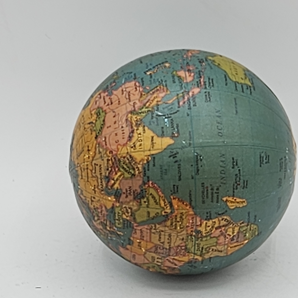 GLOBE 4inch diameter 163,000,000 : 1 scale copyright 2008 government of India